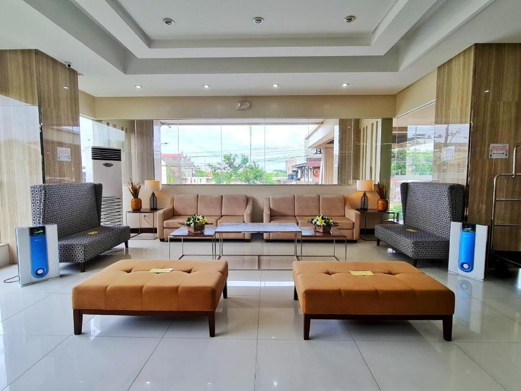 District 21 Hotel Iloilo City Bagian luar foto