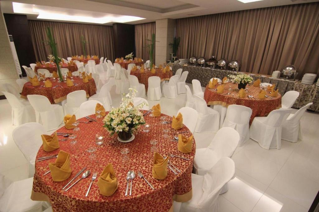 District 21 Hotel Iloilo City Bagian luar foto