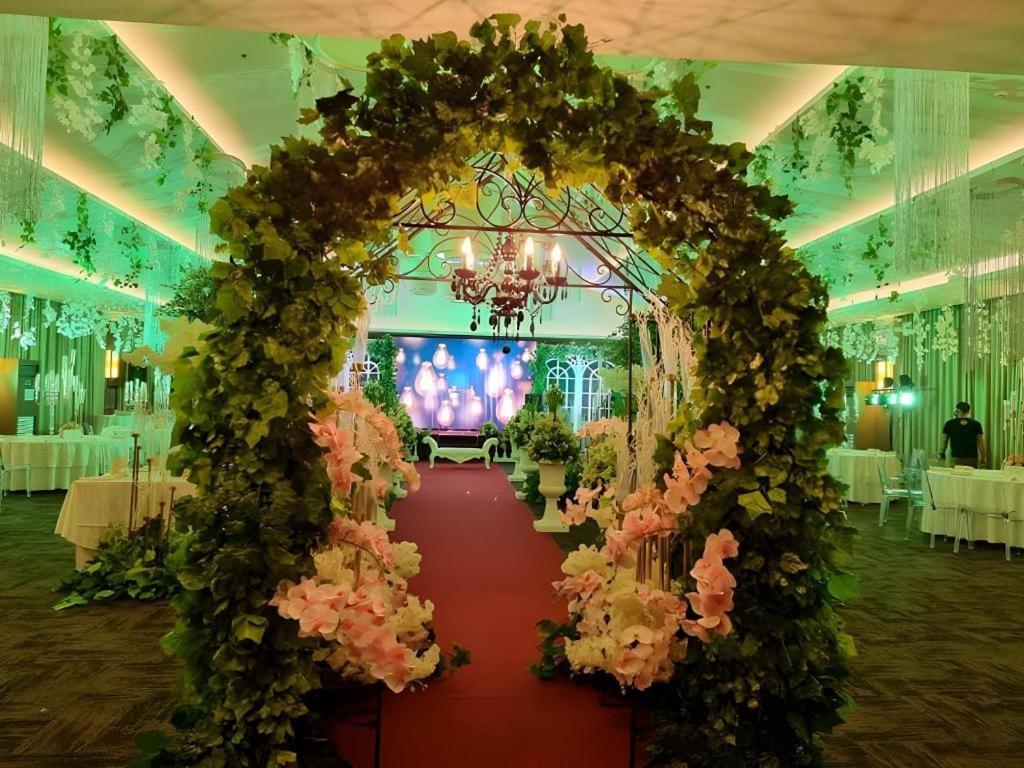 District 21 Hotel Iloilo City Bagian luar foto