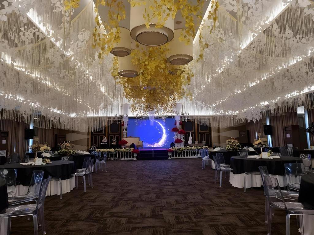 District 21 Hotel Iloilo City Bagian luar foto