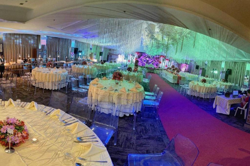 District 21 Hotel Iloilo City Bagian luar foto