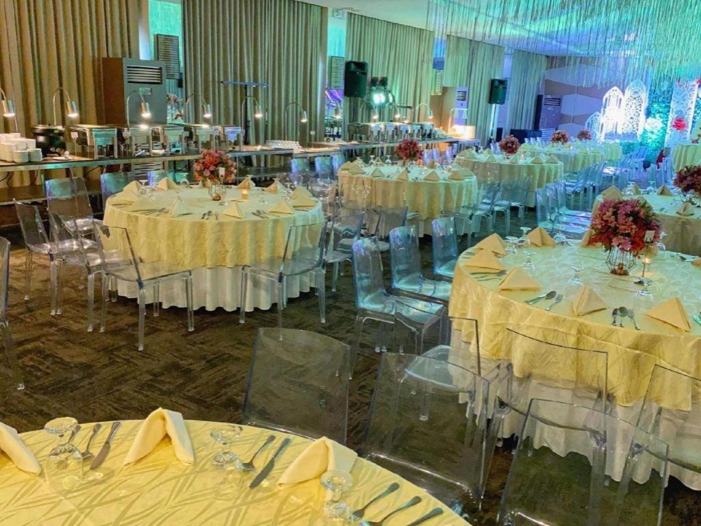 District 21 Hotel Iloilo City Bagian luar foto