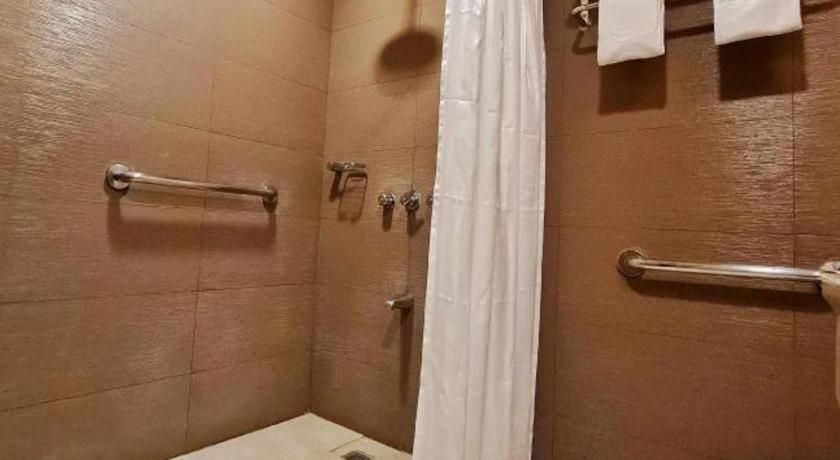 District 21 Hotel Iloilo City Bagian luar foto