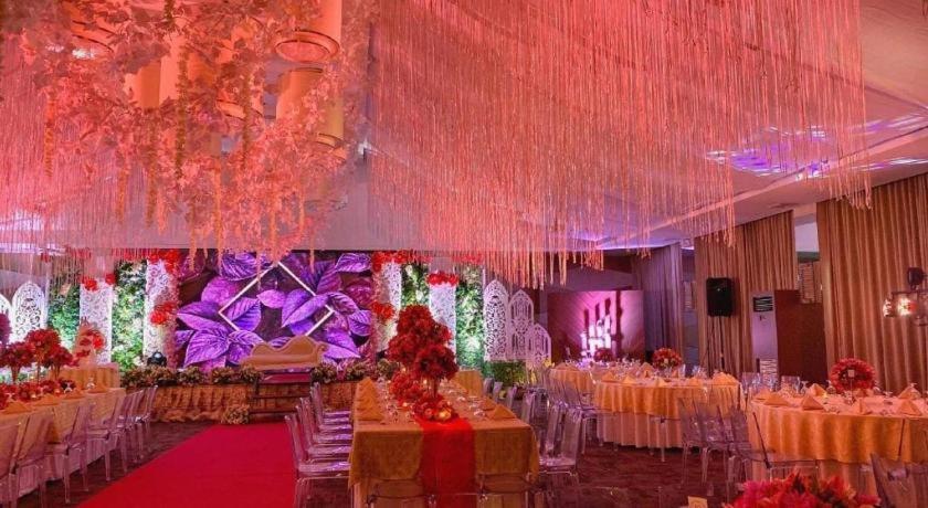 District 21 Hotel Iloilo City Bagian luar foto