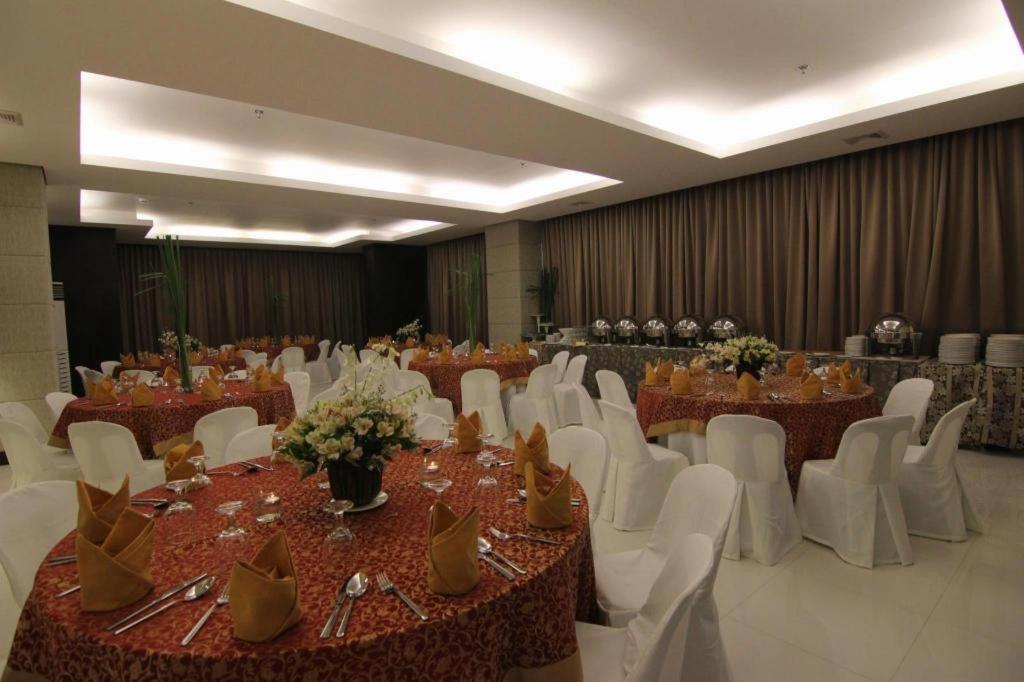 District 21 Hotel Iloilo City Bagian luar foto