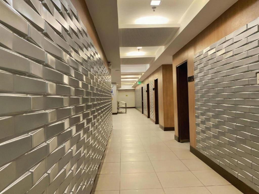 District 21 Hotel Iloilo City Bagian luar foto
