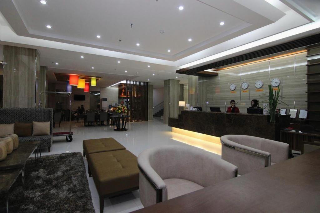 District 21 Hotel Iloilo City Bagian luar foto